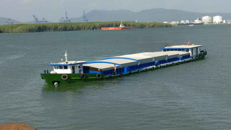 SgbExpress tổ chức vận chuyển sà lan hàng hóa ra cầu cảng tại Hải Phòng